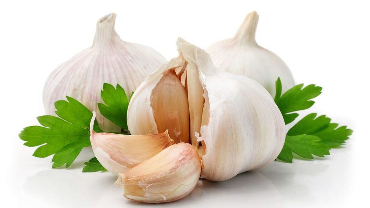 Garlic will help eliminate worms from the body. 