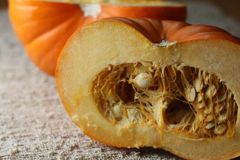 The maximum benefit in the fight against parasites is achieved by using unpeeled pumpkin seeds. 